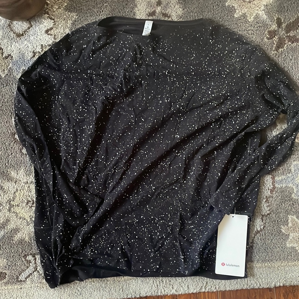 Women’s Lululemon Long Sleeve (never worn with tags)